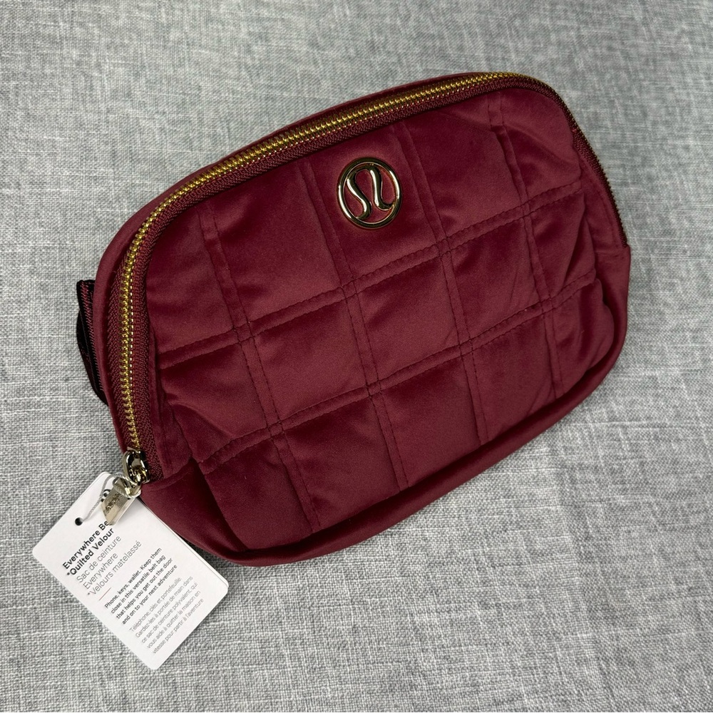 Lululemon Everywhere Belt Bag Quilted Velour Wine Berry Velvet Crossbody Bag NWT - Picture 8 of 10